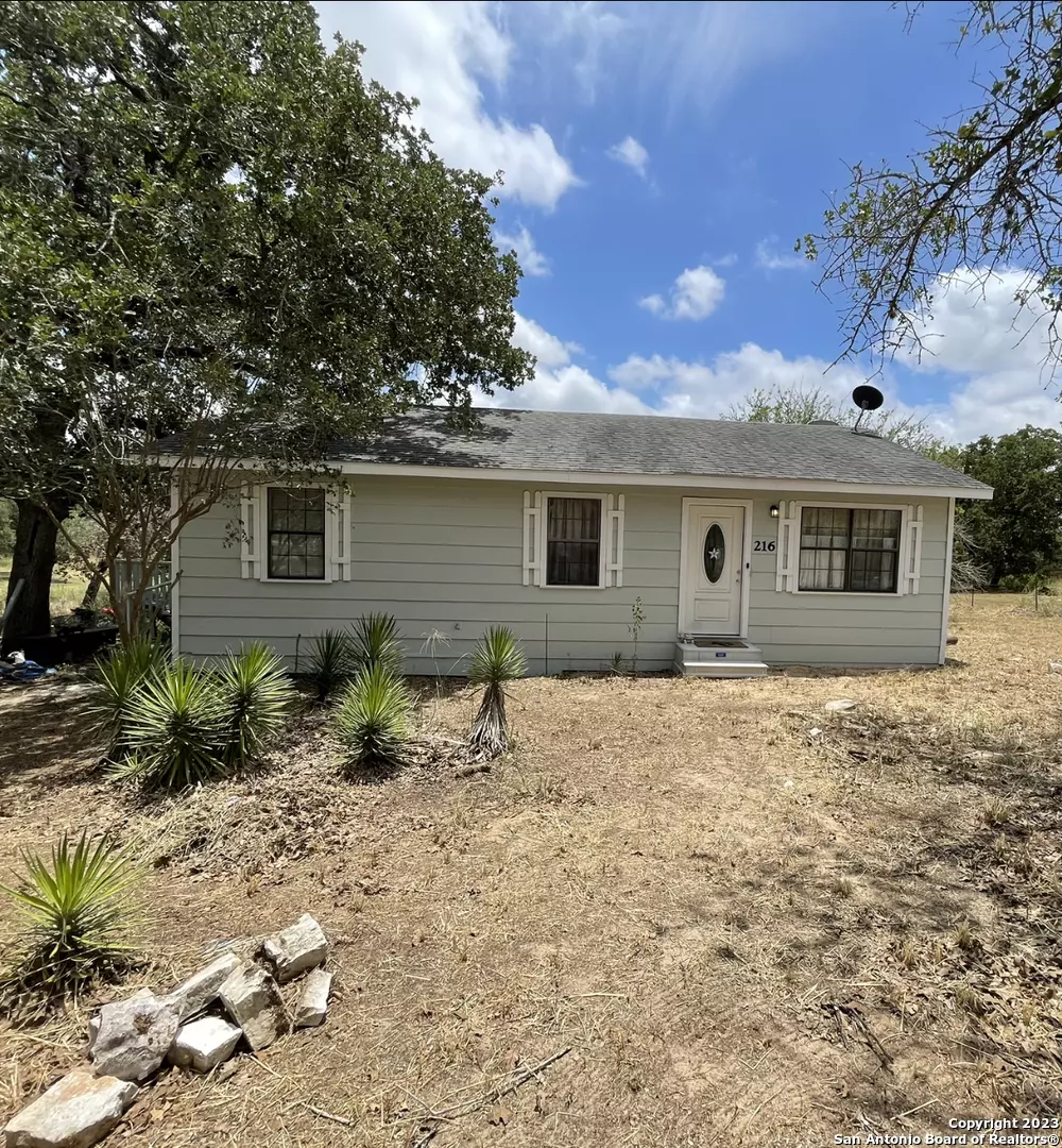 Floresville, TX 78114,216 Creeks End Dr