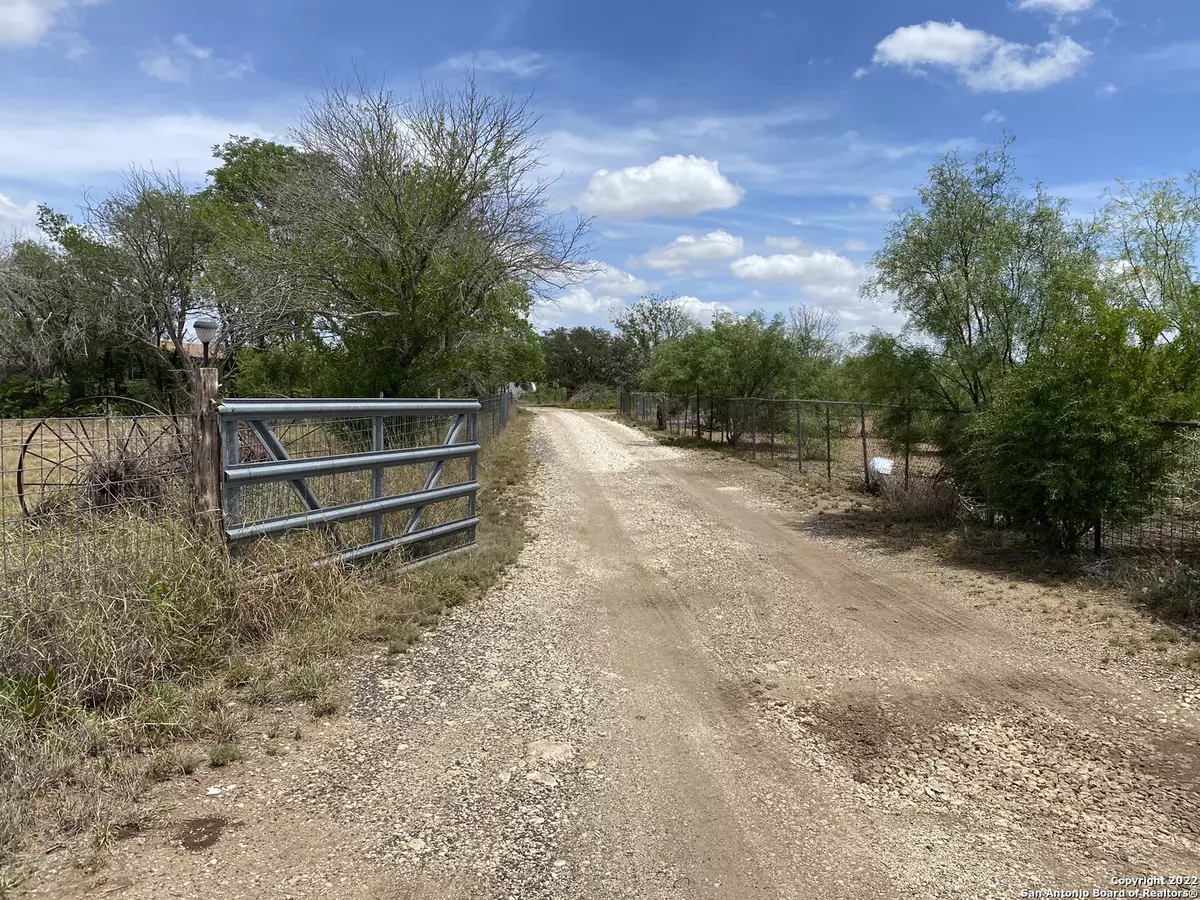 Uvalde, TX 78801,486 Cr 429