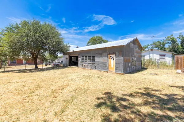 Natalia, TX 78059-2201,402 PALFREY ST