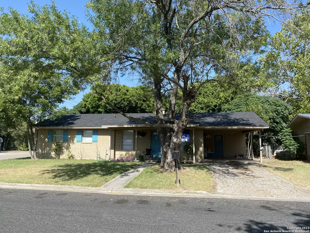 Seguin, TX 78155-1621,2204 LOUISE ST