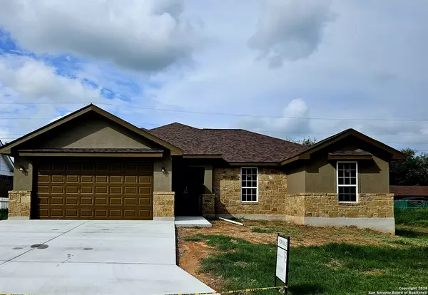 1115 Iris Crescent Dr,  Floresville,  TX 78114