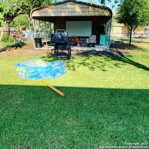 Carrizo Springs, TX 78834-3710,306 9TH ST