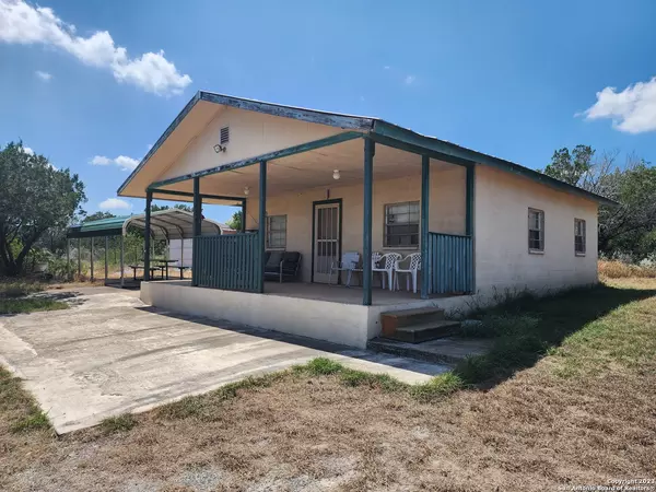 Uvalde, TX 78801,3084 County Road 407