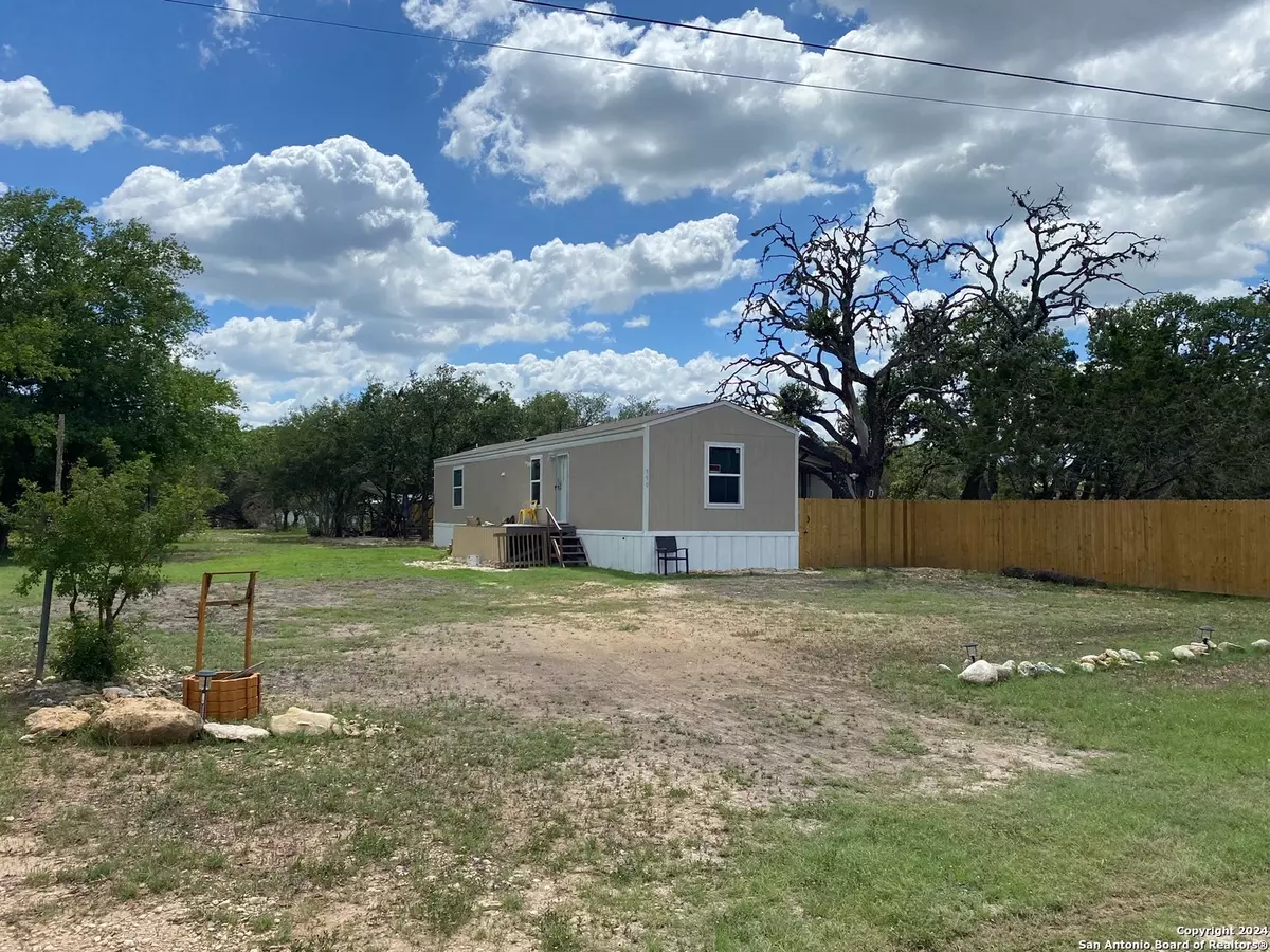 Bandera, TX 78003,390 RIO LUNA