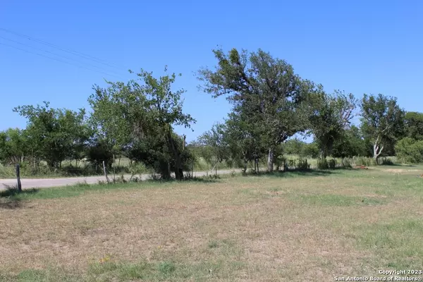 Utopia, TX 78884,270 County Road 356