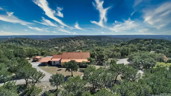 136 Mohabo Ln,  Center Point,  TX 78010