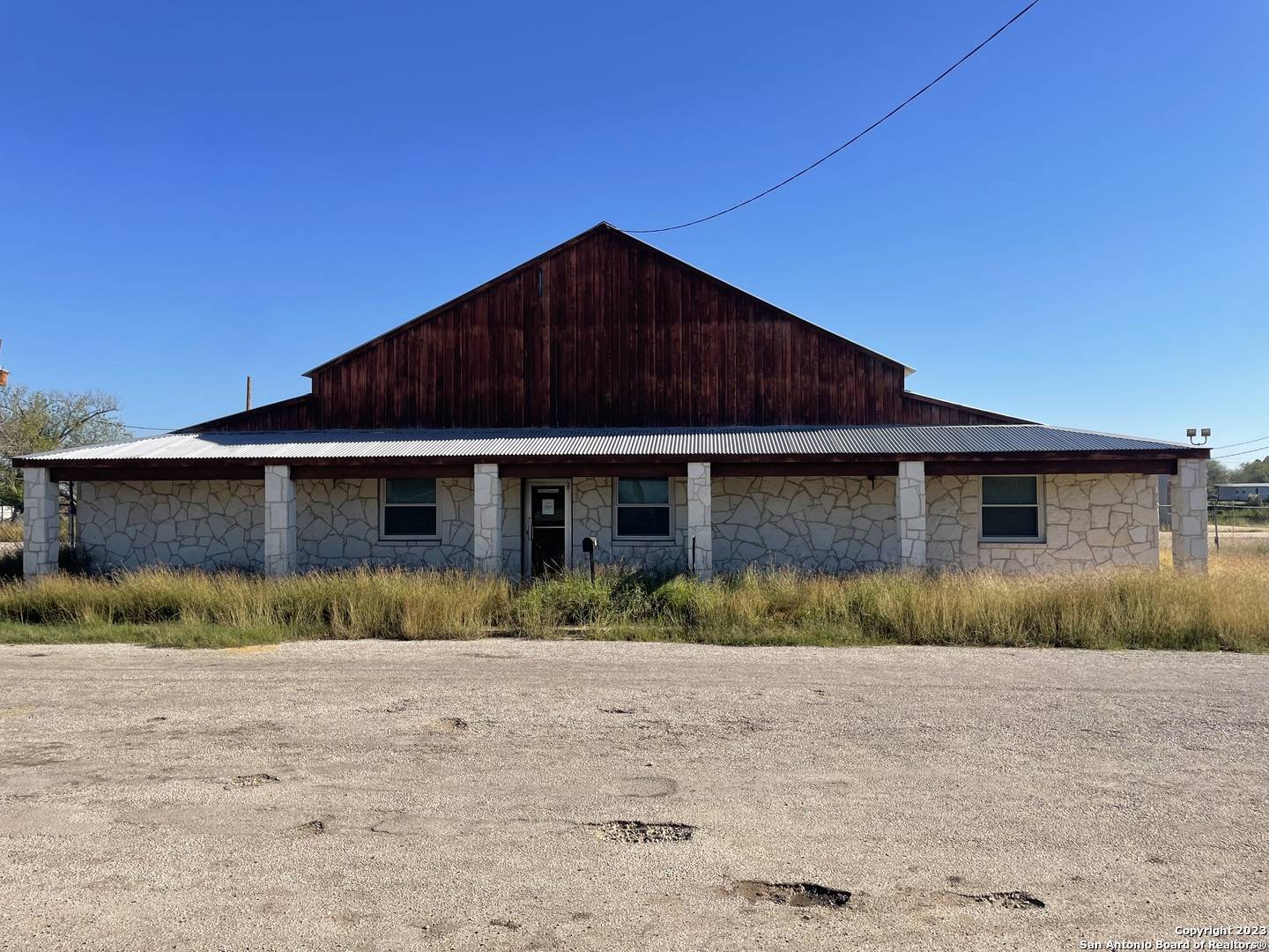 1515 SIMMONS AVE, Jourdanton, TX 78026-2749