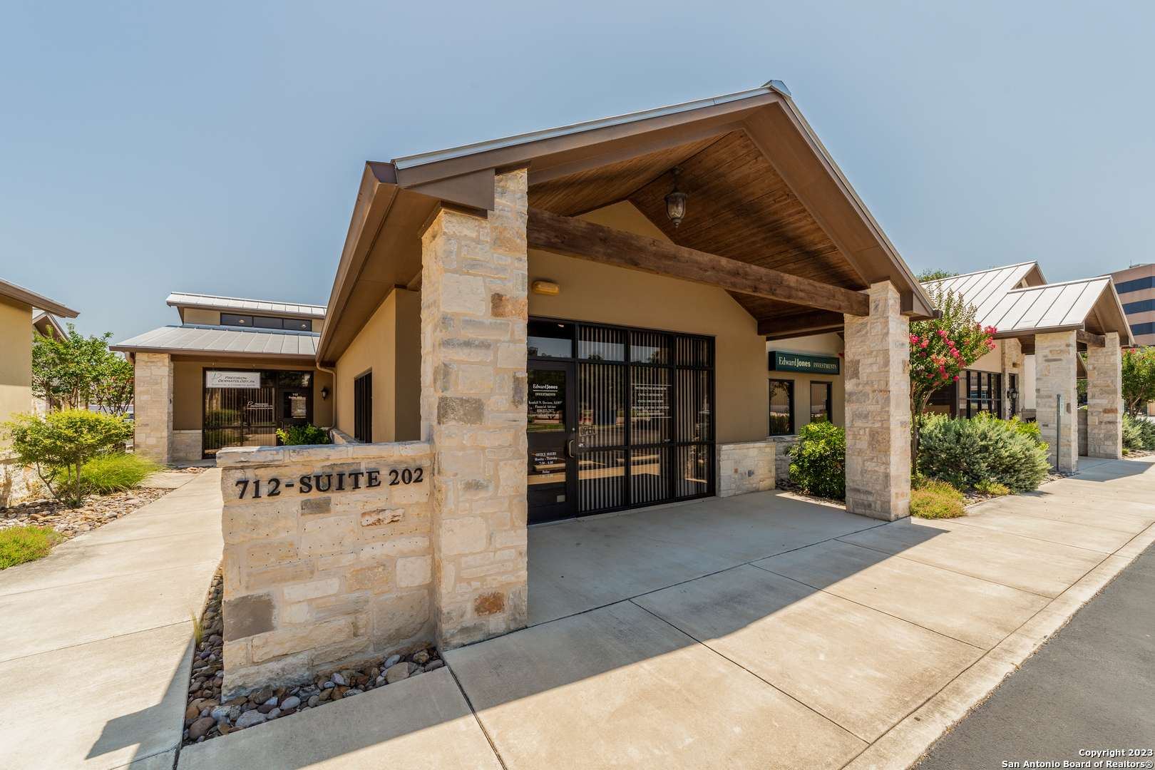 Kerrville, TX 78028,712 Hill Country Dr