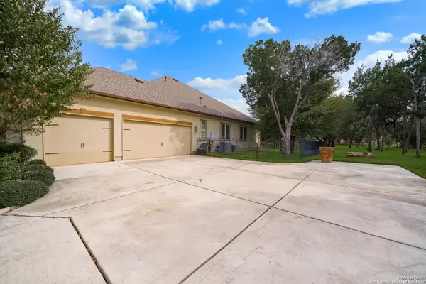 New Braunfels, TX 78132-2792,10814 MEADOW LINK