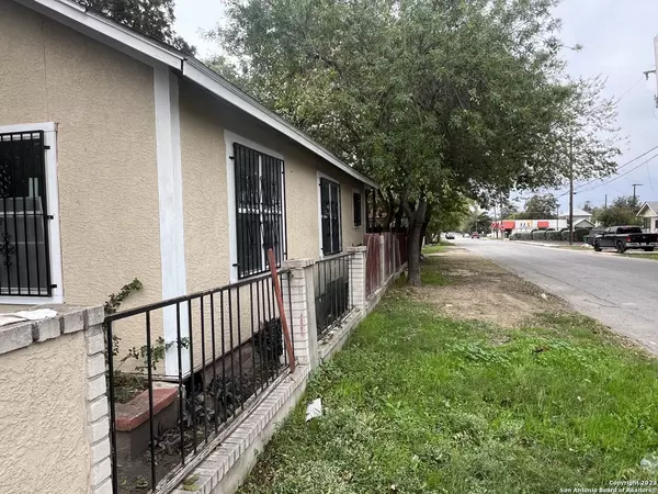 San Antonio, TX 78207-5382,2322 EL PASO ST