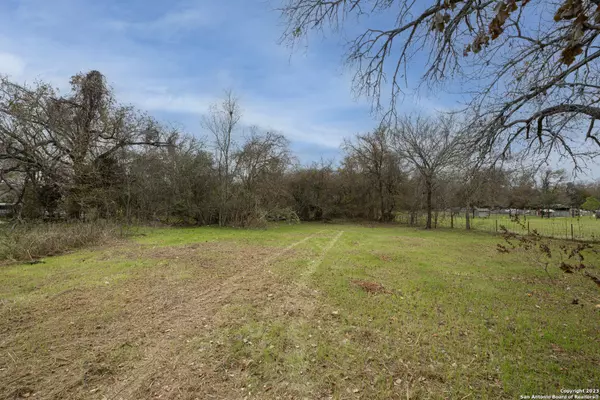 Luling, TX 78648,305 Trinity St