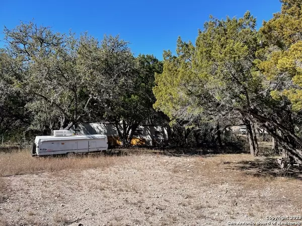 Leakey, TX 78873,472 Camino del Paso