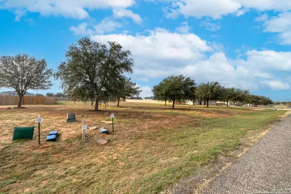 Lytle, TX 78052,137 W Short  Meadow Dr