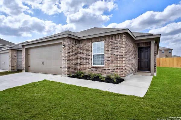 Von Ormy, TX 78073,15503 Snug Harbor Way