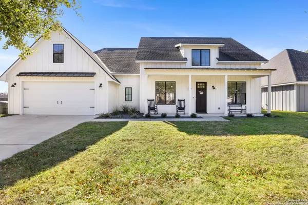 223 Mccormick St, Columbus, TX 78934