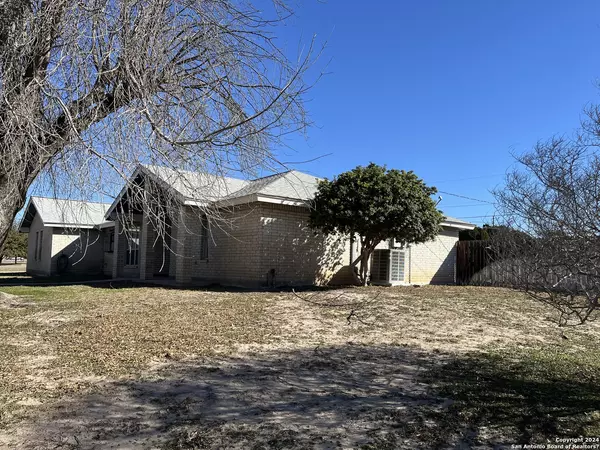 Del Rio, TX 78840,327 Enchanted Way