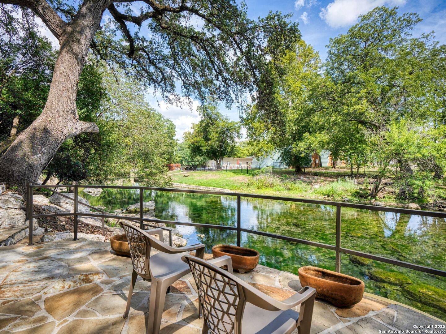 554 LAKEVIEW BLVD,  New Braunfels,  TX 78130-4016