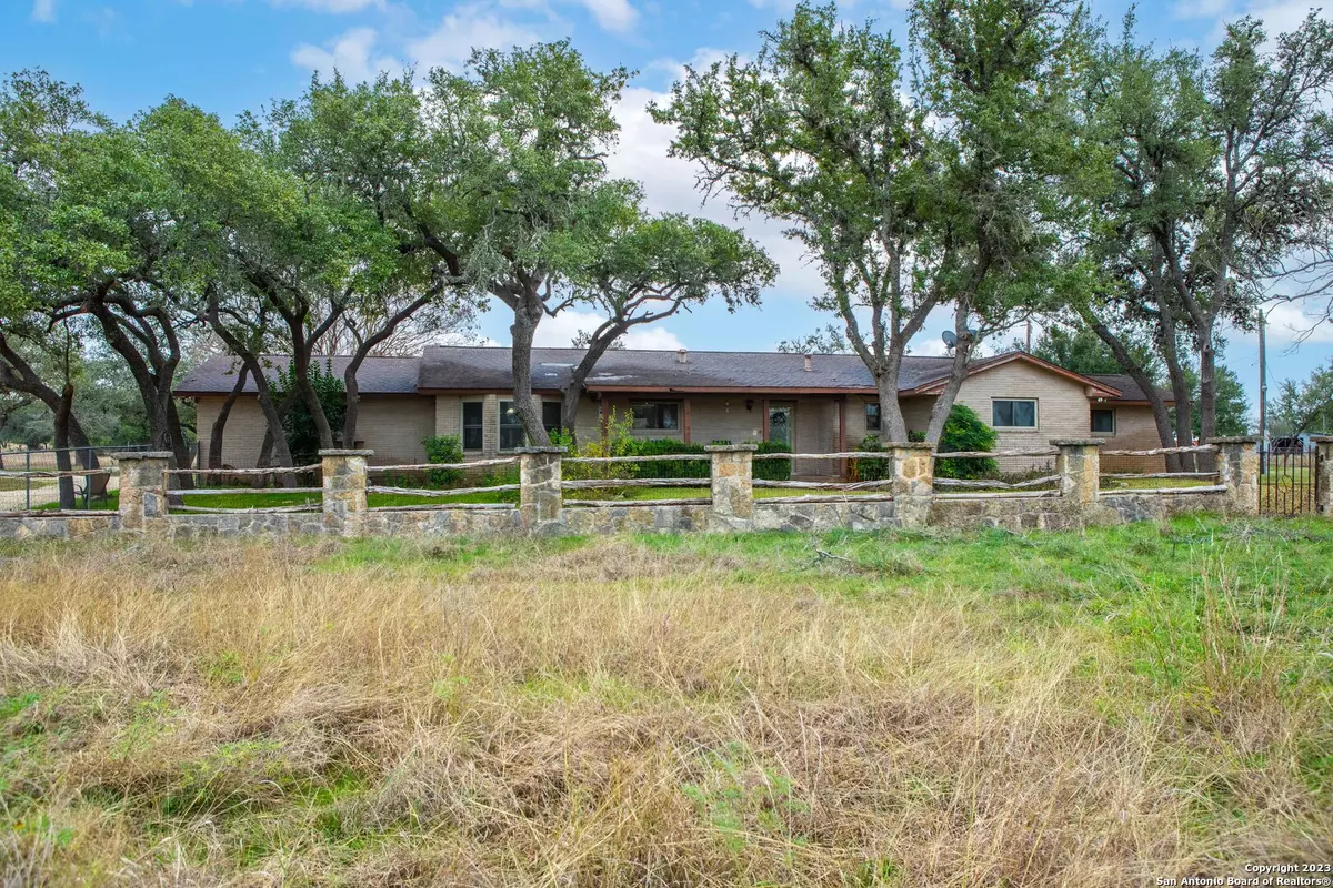 Pipe Creek, TX 78063,4521 FM 1283