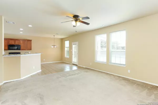 4903 GEMSBUCK CHASE San Antonio, TX 78251-4327