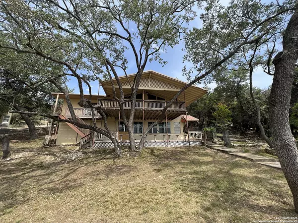 559 Lookout Dr,  Lakehills,  TX 78063