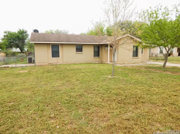 309 DUBOSE DR,  Devine,  TX 78016-1103