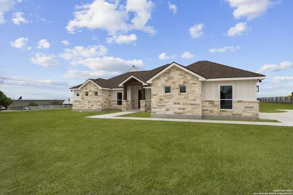 La Vernia, TX 78121,157 Lake View Circle