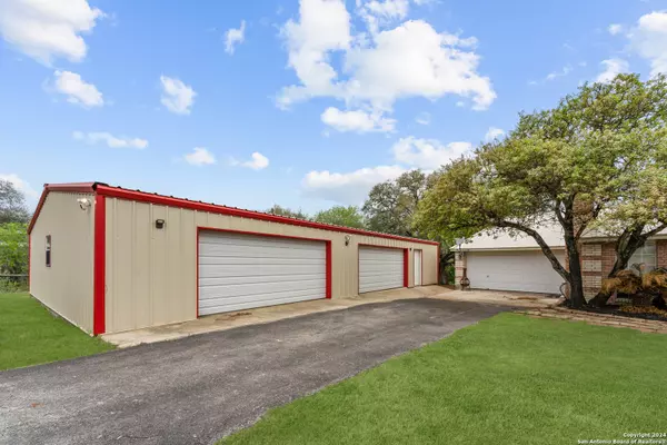 Floresville, TX 78114-6534,310 DUBLIN CIR