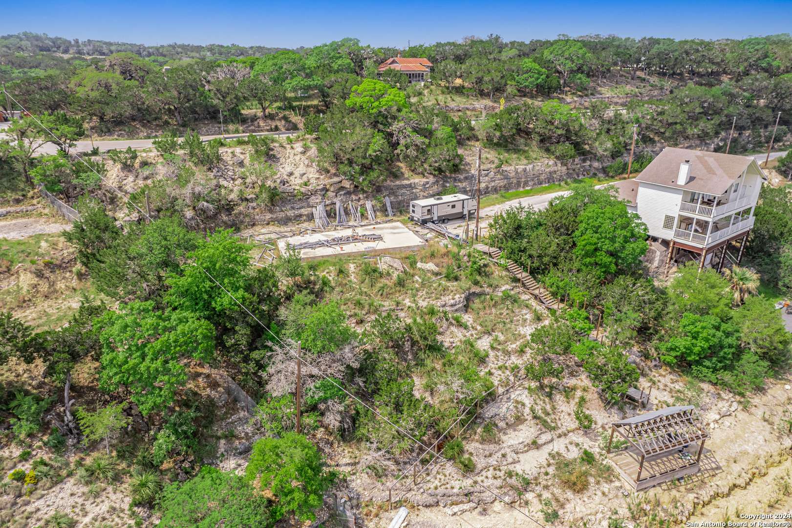 Lakehills, TX 78063,273 PLUM COVE RD