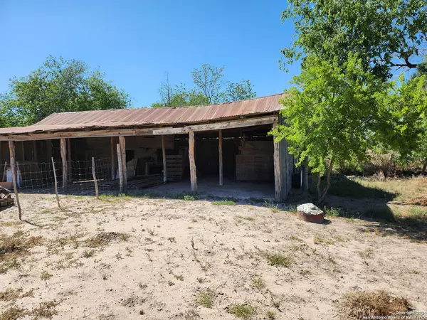 Carrizo Springs, TX 78834,506-600 Cotulla St.