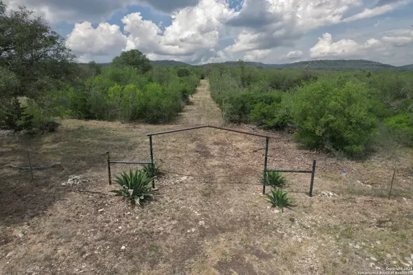 Utopia, TX 78884,LOT 242/243 PR 5000