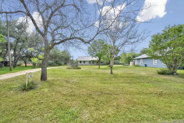 Johnson City, TX 78636,113 Avenue Q