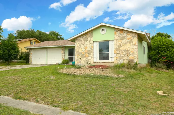 San Antonio, TX 78245,1066 HICKORY TRAIL ST