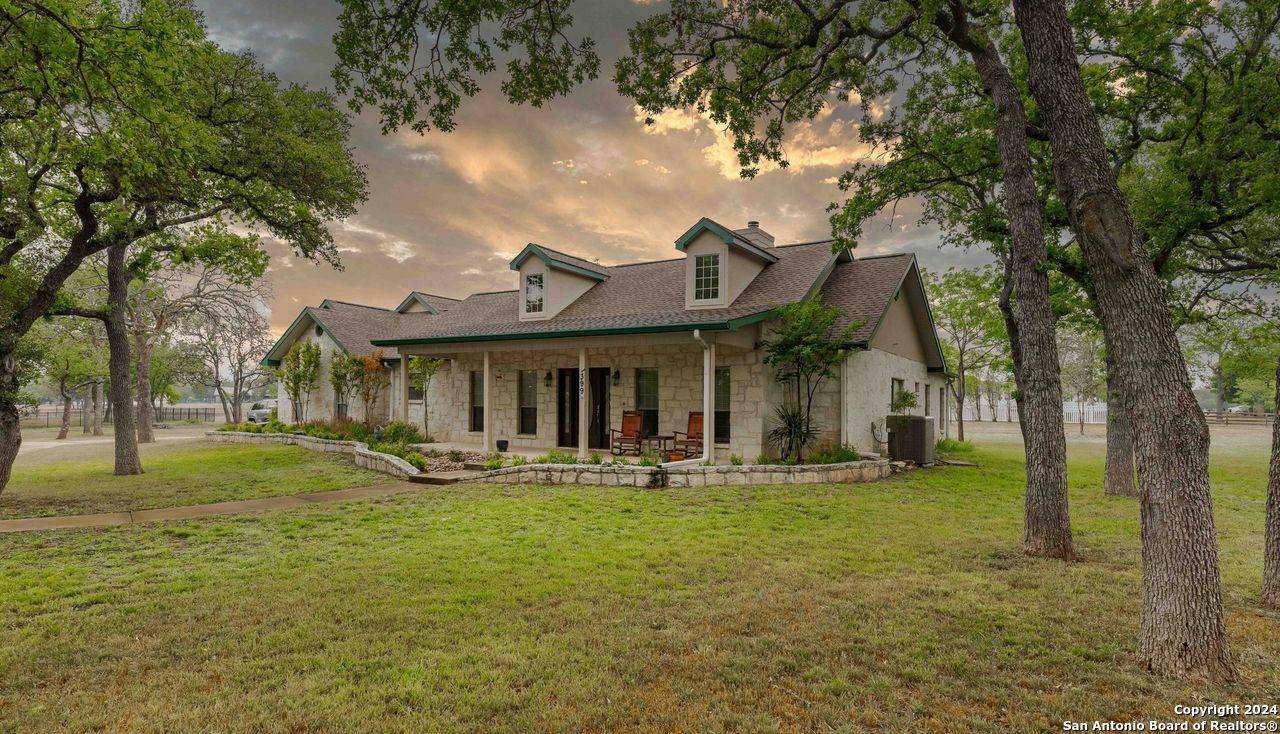 1399 Saddle Club Dr,  Kerrville,  TX 78028