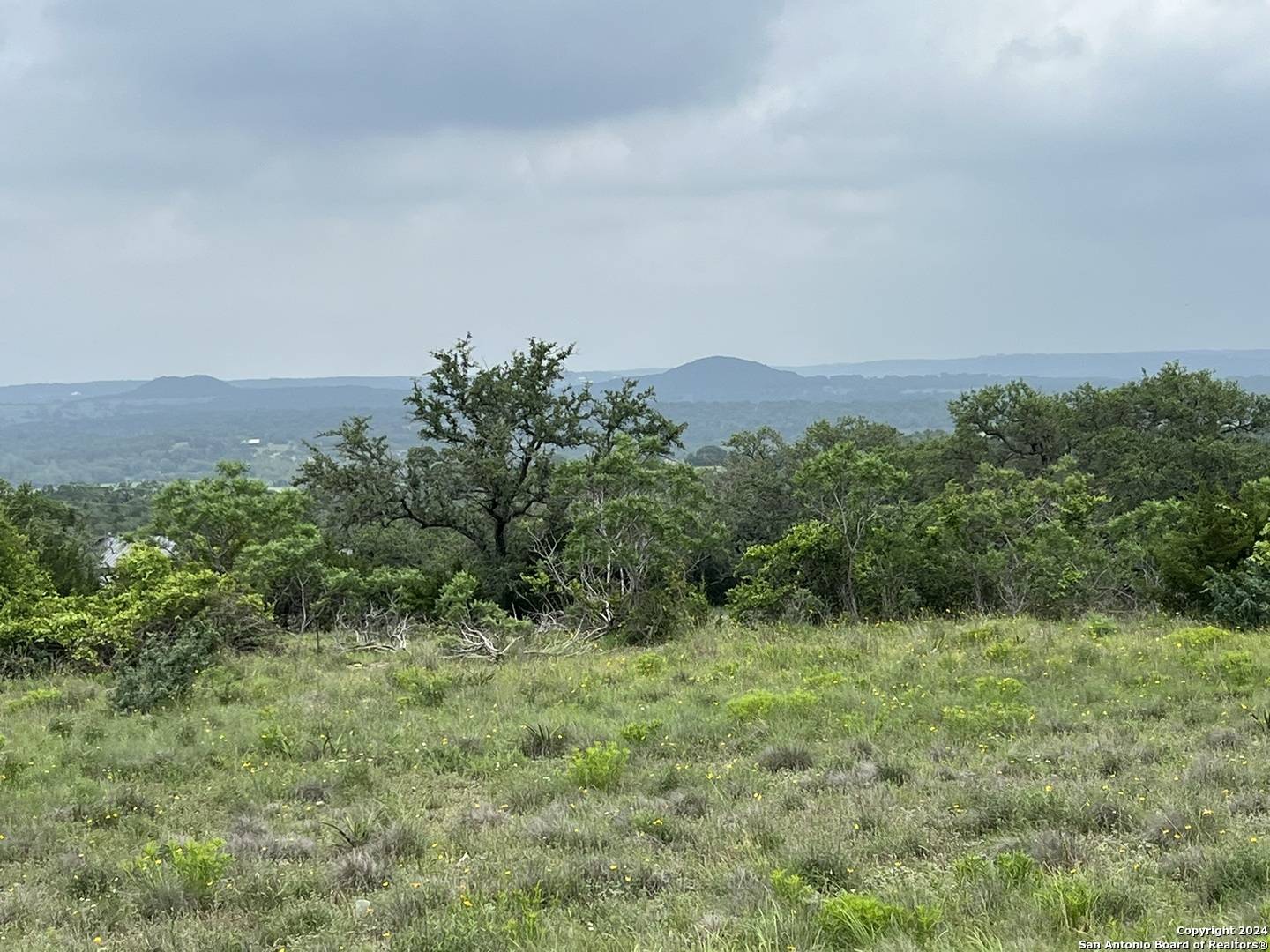 23 Lipan Apache Run, Blanco, TX 78606