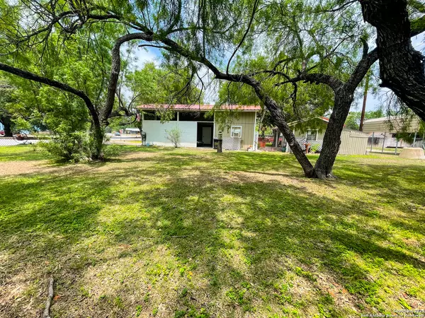 Brackettville, TX 78832,149 Bowlegs St