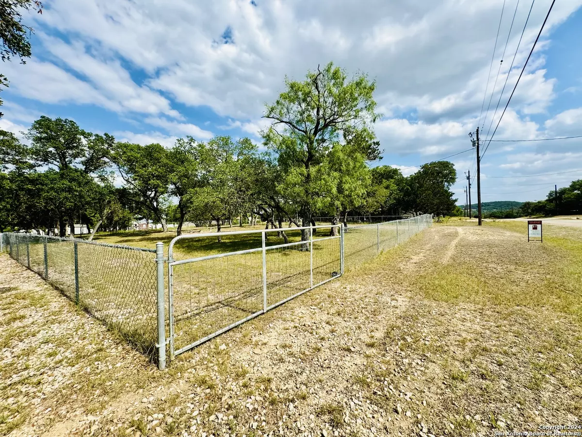 Bandera, TX 78003,289 private road 1507