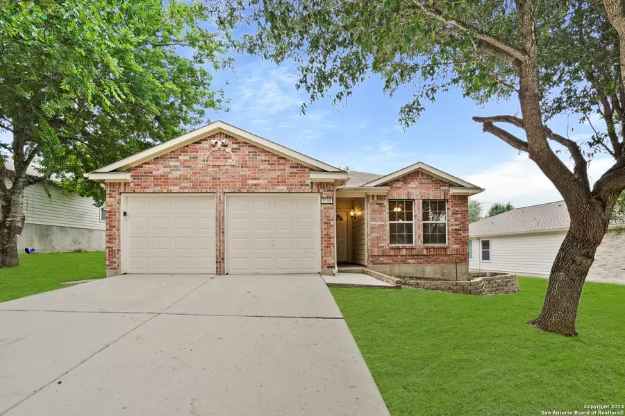 5208 COLUMBIA DR, Cibolo, TX 78108-2368