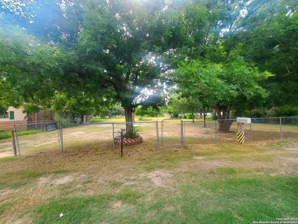 20030 MITCHELL,  Somerset,  TX 78069-4555