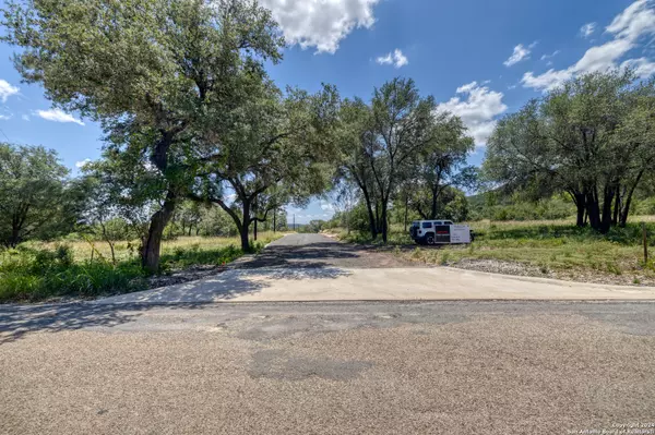 Concan, TX 78838,010 CR 350