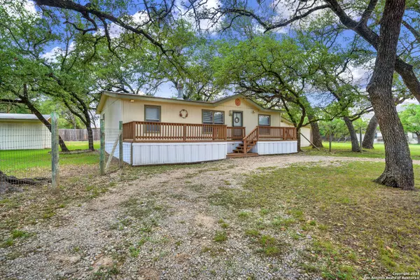 Pipe Creek, TX 78063,420 Redbud Lane