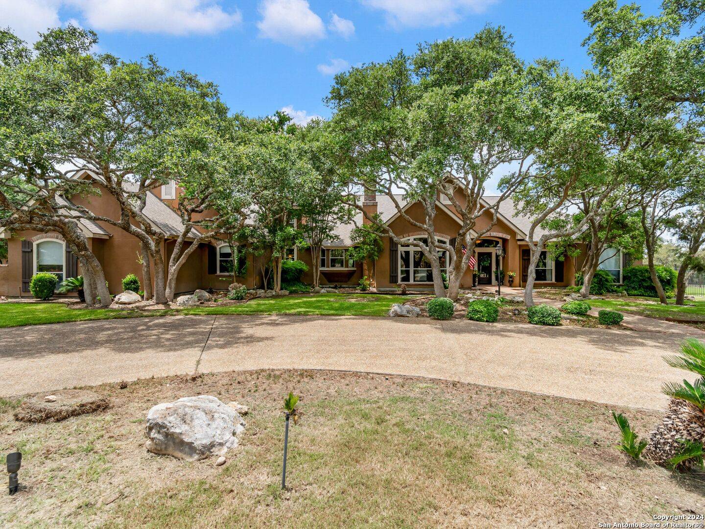 5 REMINGTON CIR, San Antonio, TX 78258-7705