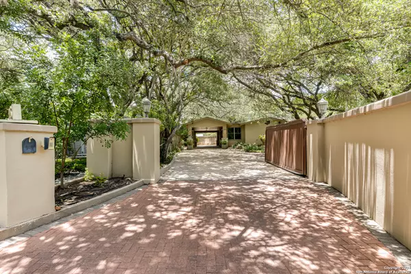 Alamo Heights, TX 78209,125 Stone Crest