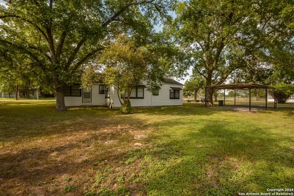 Utopia, TX 78884,467 Oak Street