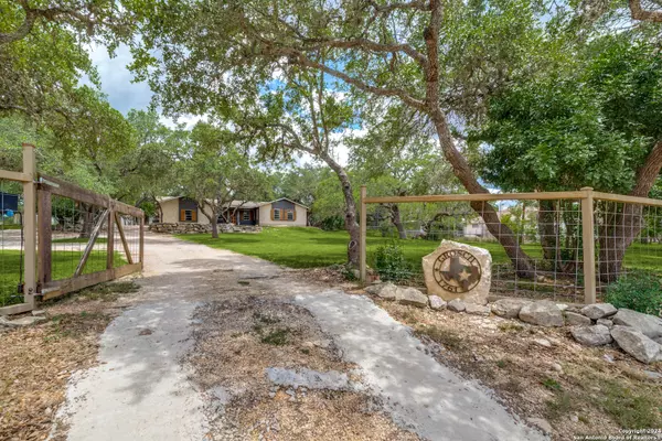 Boerne, TX 78006-5836,1761 NIXON DR