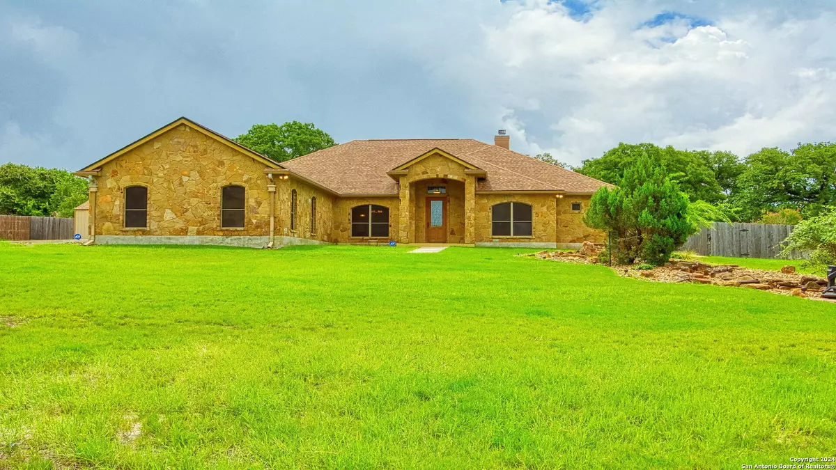 Floresville, TX 78114,156 Abrego Lake Dr