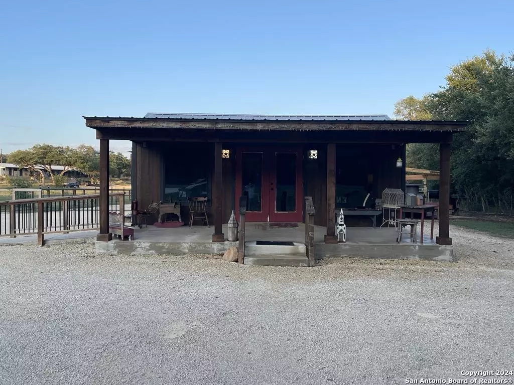 Leakey, TX 78873,1322 US HIGHWAY 83