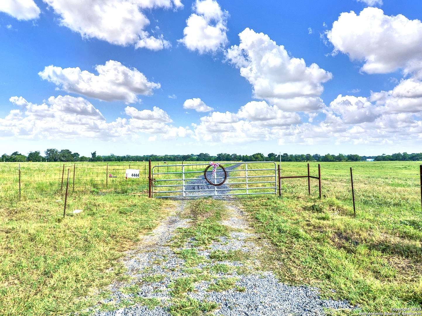 Kingsbury, TX 78638-1120,4444 FM 1339