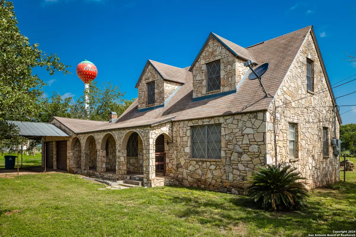 Poteet, TX 78065-4216,620 PECAN ST