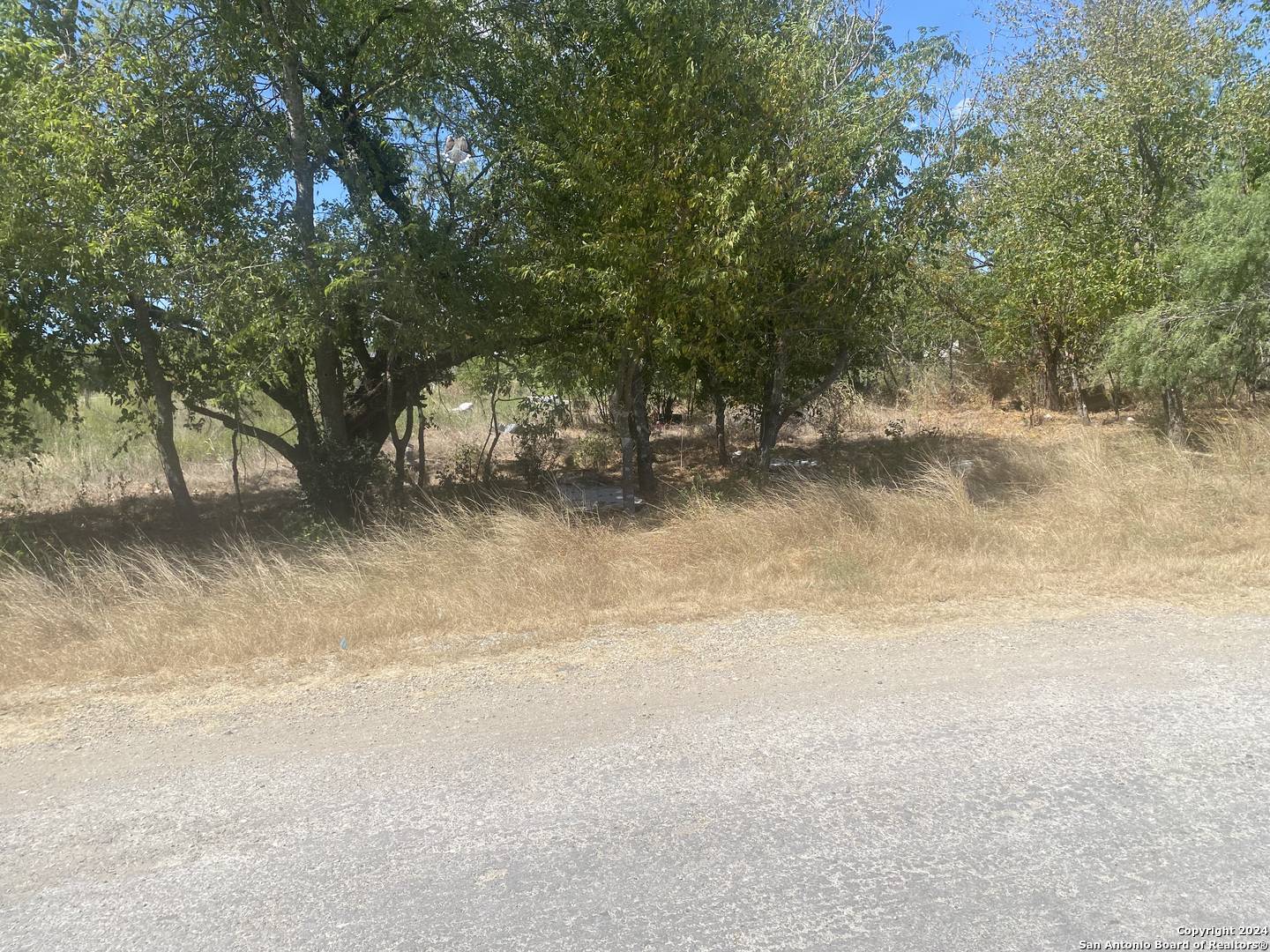 Lytle, TX 78052,570 COUNTY ROAD 6842