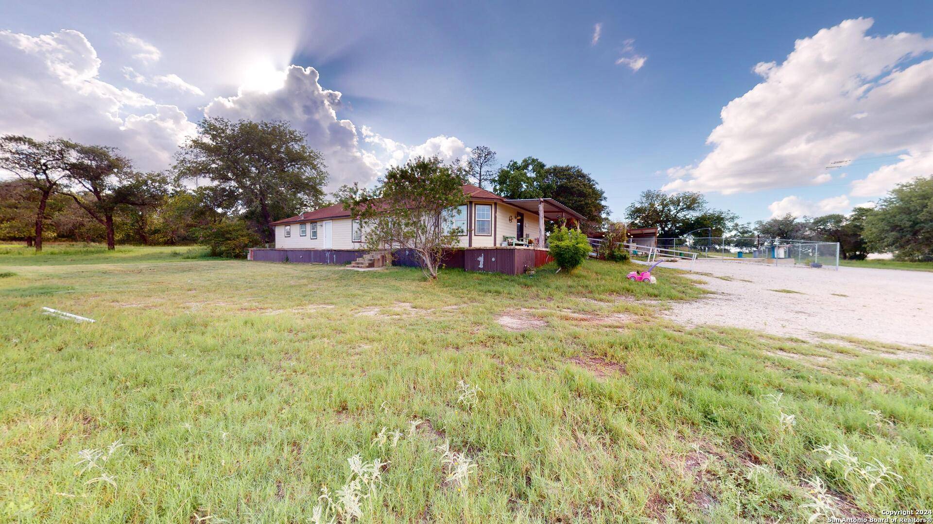 Von Ormy, TX 78073-5325,22818 STATE HIGHWAY 16